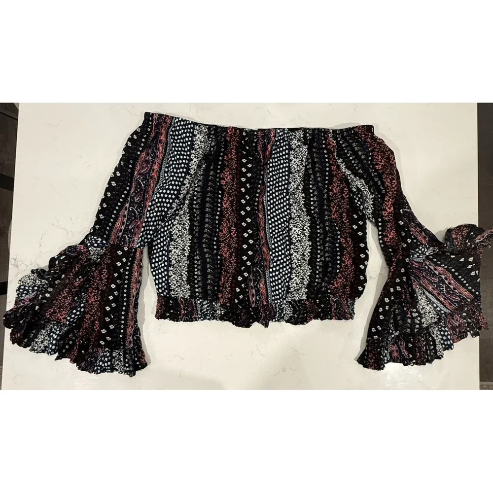 Thread Story Juniors Size Large off the Shoulder Crop Top Bell Sleeves